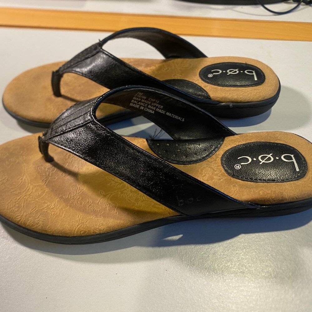 BOC Born Concepts - Size 7M - Women’s Zita Black Leather Thong Comfort Sandals